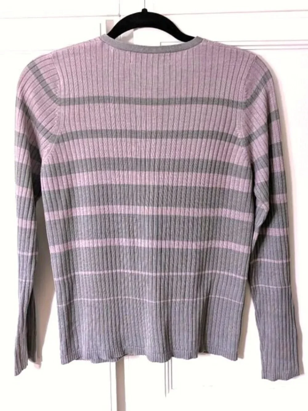 Amanda Smith 100% Silk Gray and‎ Lavender Striped Ribbed Button Cardigan S